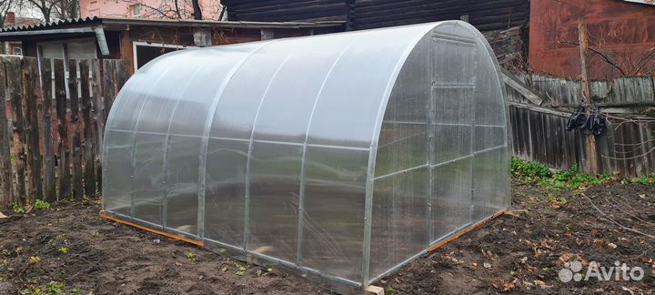 Теплицы. Доставляем уже с обшитыми торцами