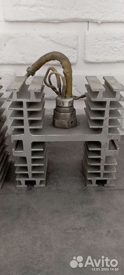 Диод с радиатором охлаждения б/у