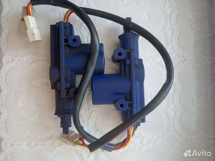 Мотор редуктор замка двери водителя