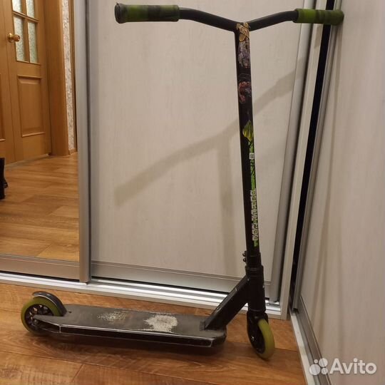 Трюковой самокат duker 202