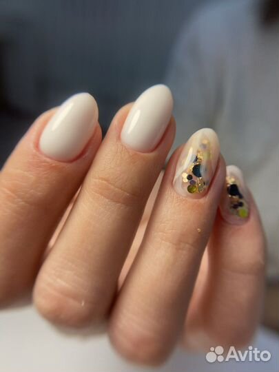 Маникюр/педикюр/ наращивание ногтей