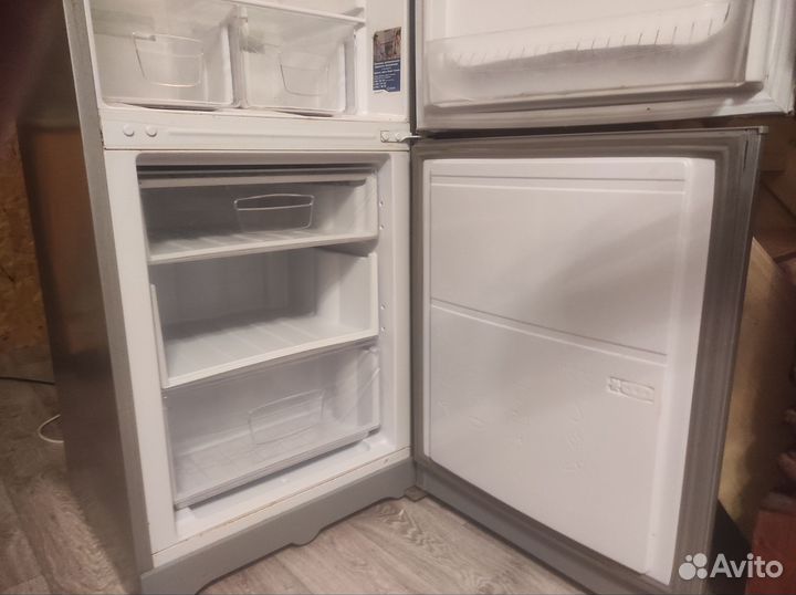 Холодильник Indesit бу