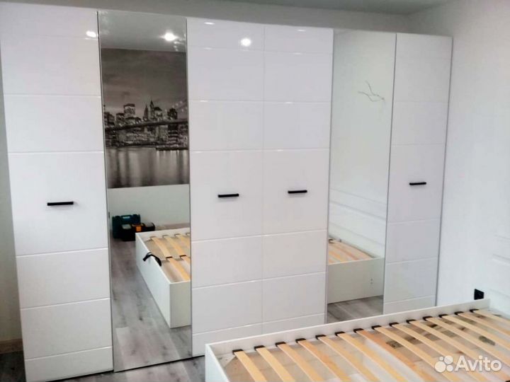 Шкаф распашной