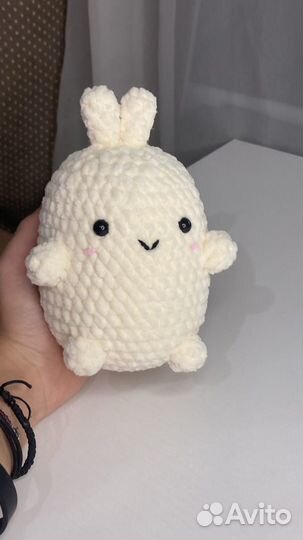 Вязанный зайка. Плюшевые игрушки. Амигуруми зайка