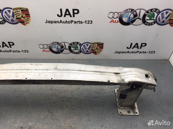 Усилитель переднего бампера Audi A4/RS4/S4