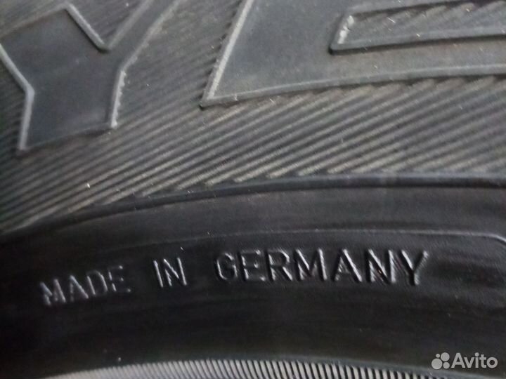 Goodyear UltraGrip 500 215/65 R16 98T