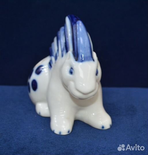 Фарфоровая статуэтка- дикобраз. лфз