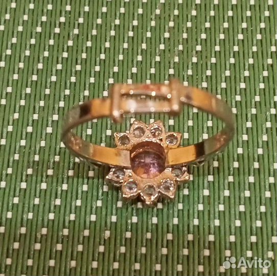 Розовый сапфир