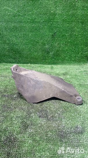 Кронштейн опоры двигателя Audi A4