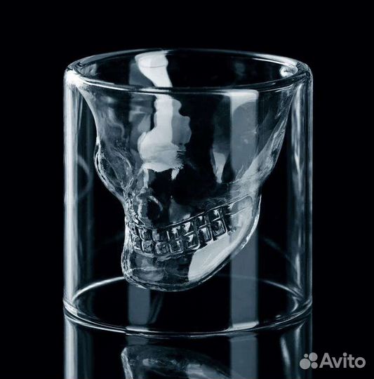 Стопки + стакан, черепа, Captain Morgan