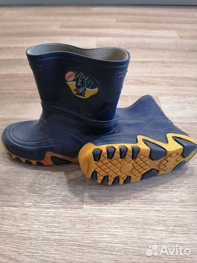 Продам демисезонный костюм на мальчикаика