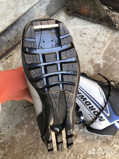 Ботинки лыжные