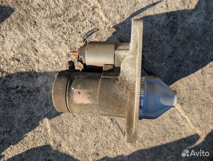 Стартер Nissan Serena C25 MR20DE