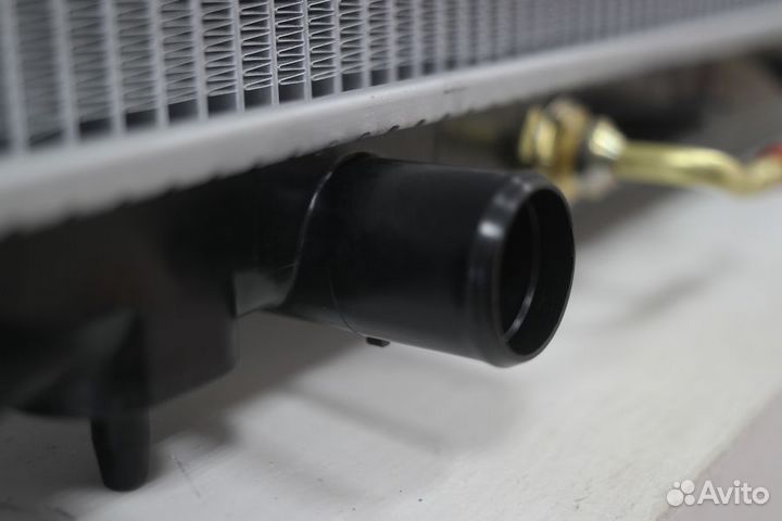 Радиатор охлаждения Митсубиси Лансер 9 АКПП