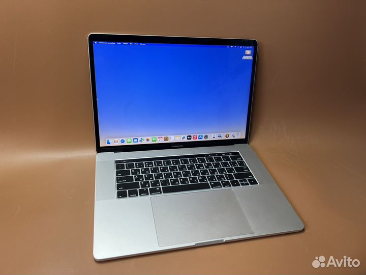 MacBook Pro 15 2019 i9 32gb RAM, 512gb SSD