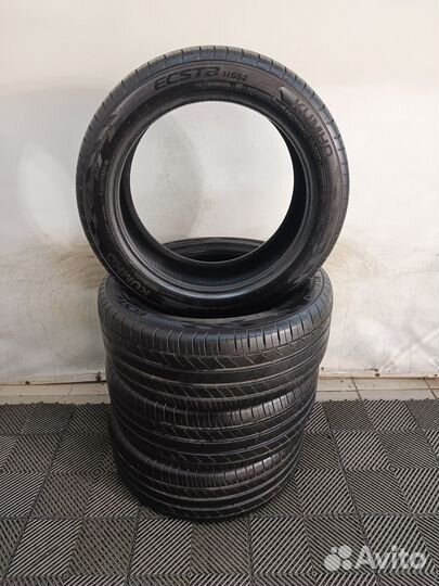 Kumho Ecsta HS52 235/45 R18