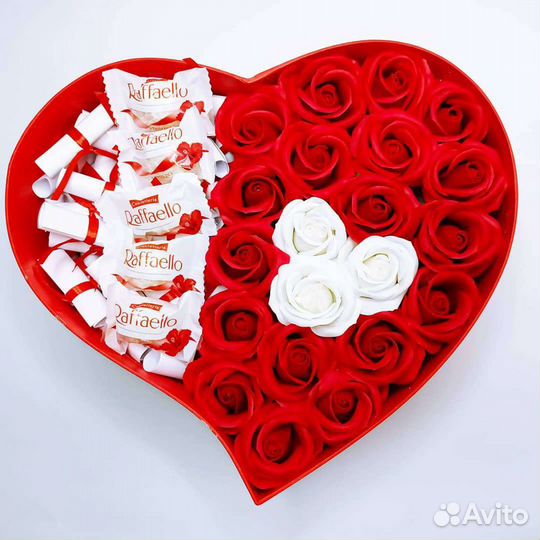 Подарок девушке на день рождения 8 март