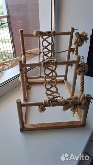 Стенд для попугаев