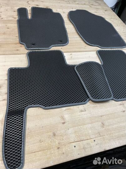 Автоковрики EVA для Toyota RAV-4 2012-2019