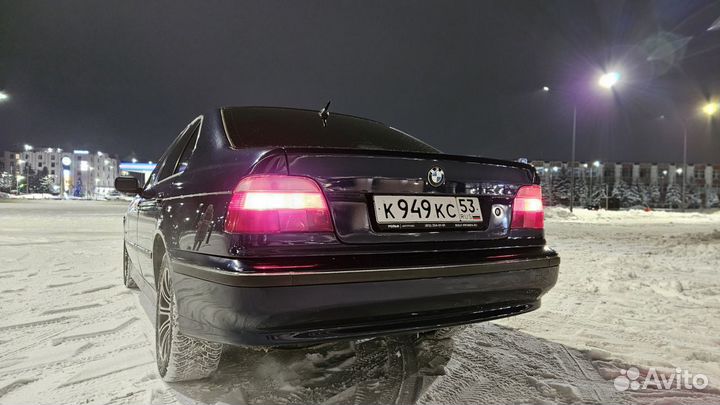 Заднее стекло на BMW 5 series E39 Экспресс замена