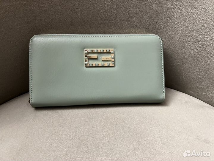 Кошельки и чехлы для паспорта