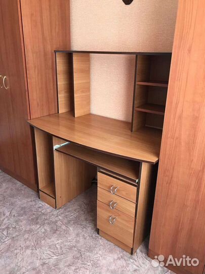 Компьютерный стол