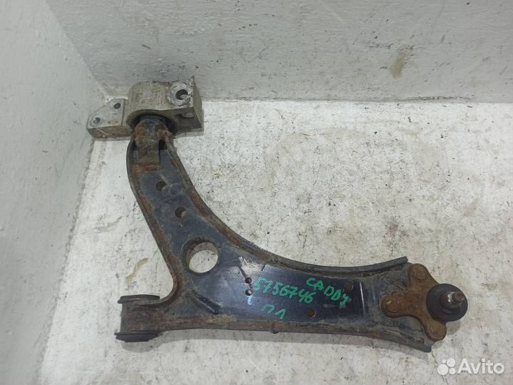 Рычаг передний левый