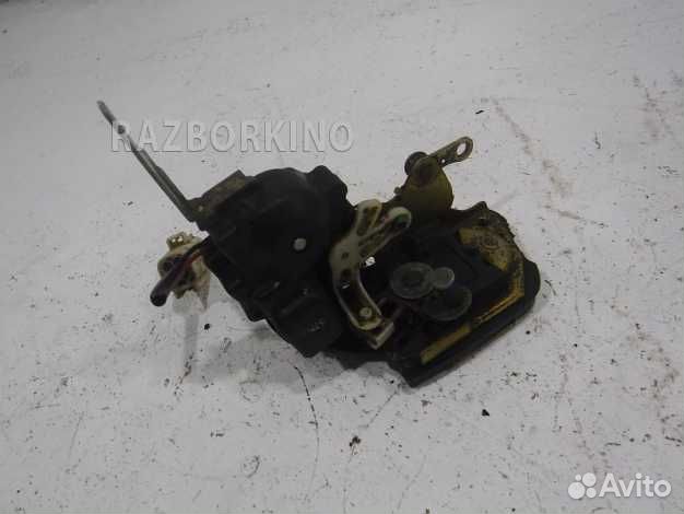 Замок двери задней левой