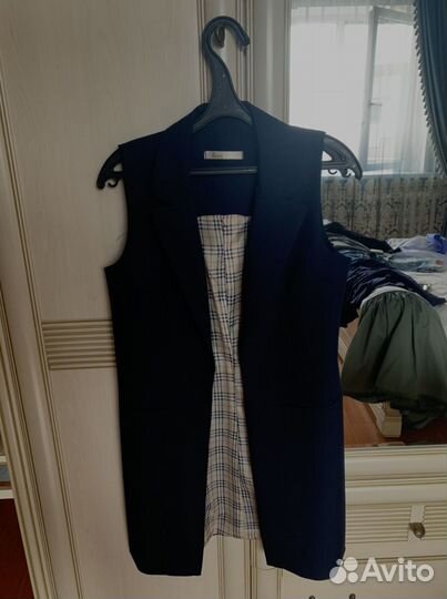 Жилетка женская форменная 44 размер