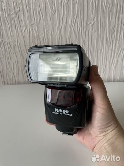 Вспышка Nikon Speedlight 700
