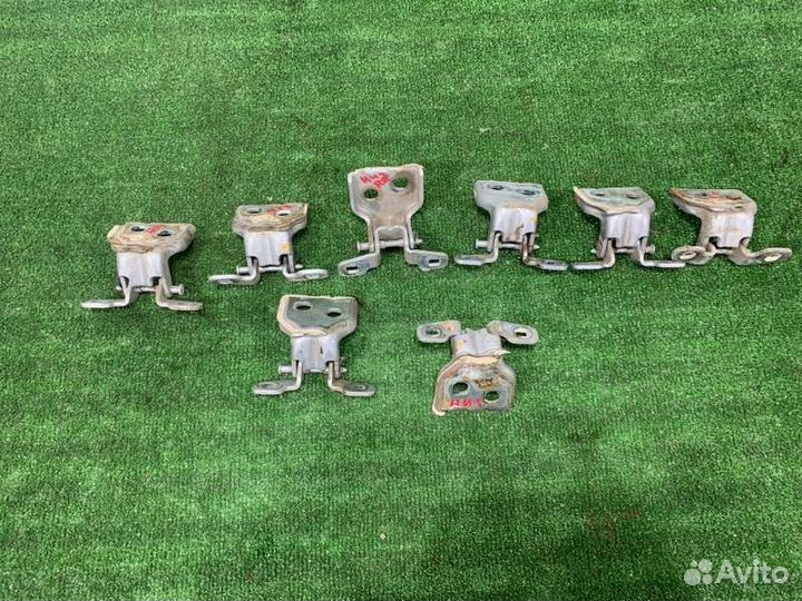 Петля двери Renault Logan седан 1.6 K7MC697 (84