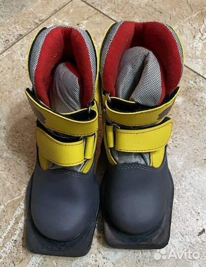 Ботинки лыжные