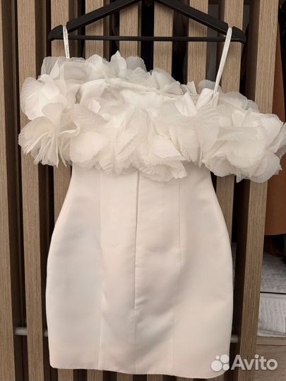Белое свадебное платье