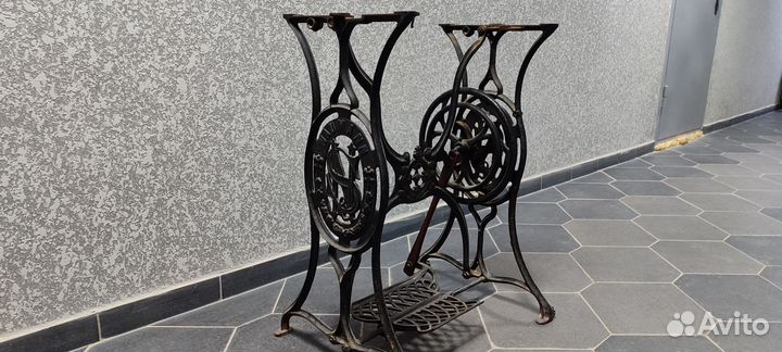 Станина от швейной машинки Науман