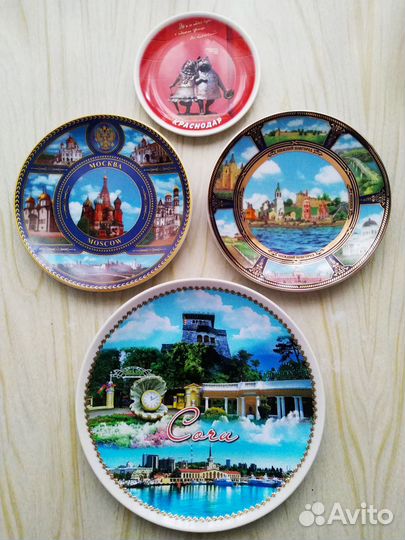 Сувенирные настенные Тарелки