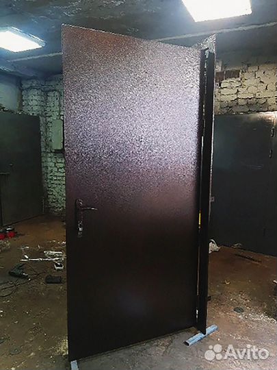 Металлическая входная дверь