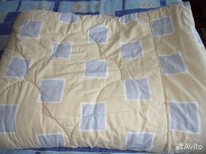 Одеяло чистошерстянное