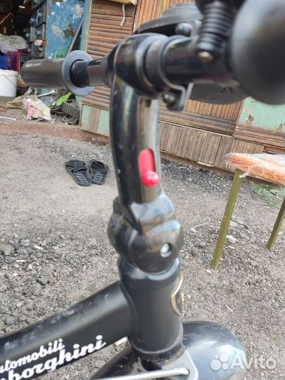 Детский велосипед с ручкой Lamborghini)