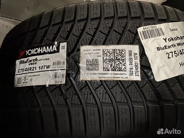 Yokohama BluEarth Winter V905 275/40 R21 107W