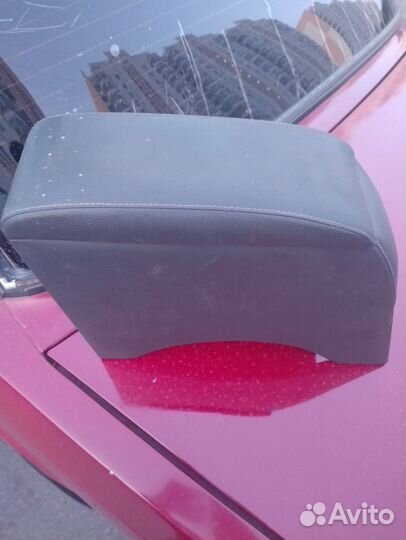 Подлокотник