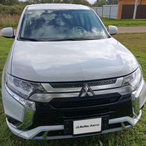 Mitsubishi Outlander 2.0 CVT, 2022, 5 000 км, с пробегом, цена 2 840 000 руб.