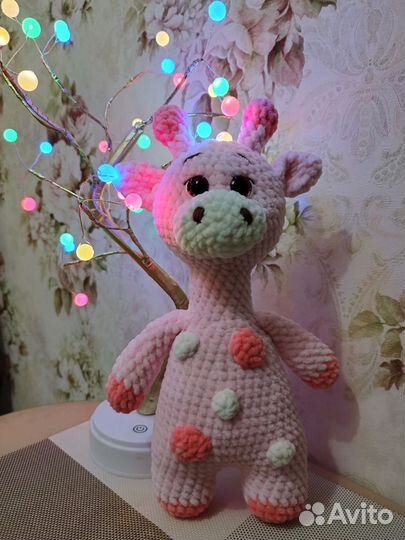 Плюшевый вязаный жираф