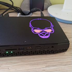 Intel NUC Hades Canyon NUC8i7HVK