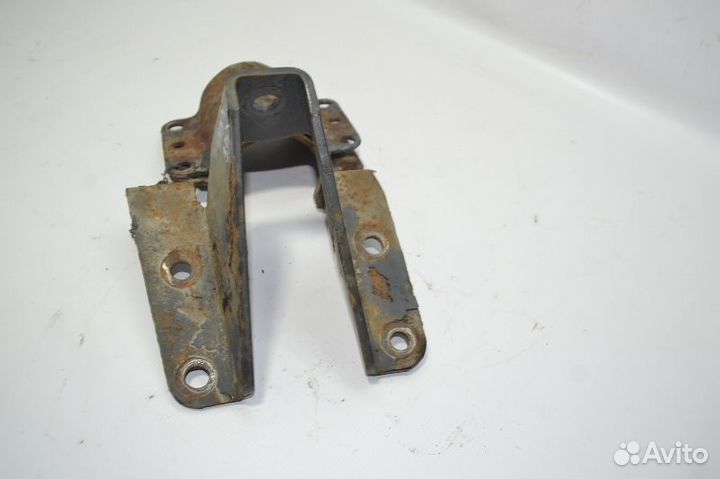 Кронштейн крыла ведущего моста, задний левый scani