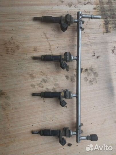 Топливная рампа с форсунками Опель Астра