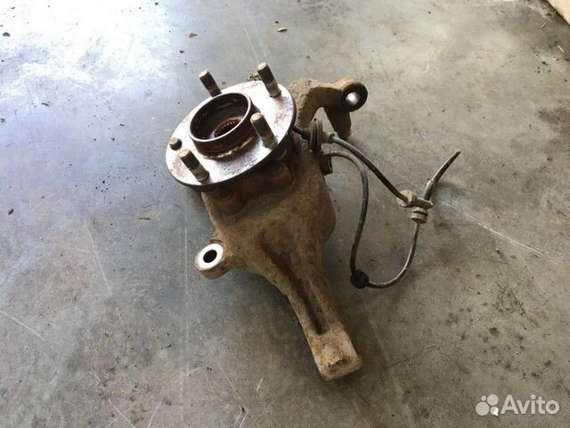 Кулак поворотный правый Nissan Teana