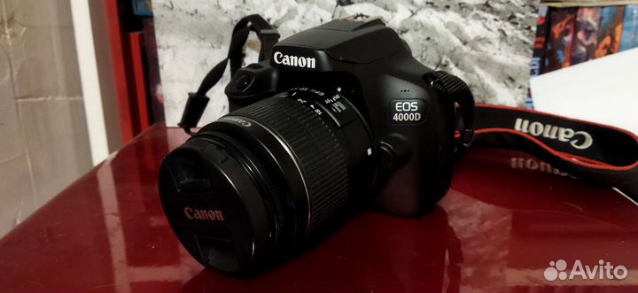 Зеркальный фотоаппарат Canon 4000D