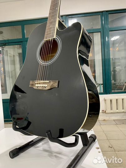 Акустическая гитара