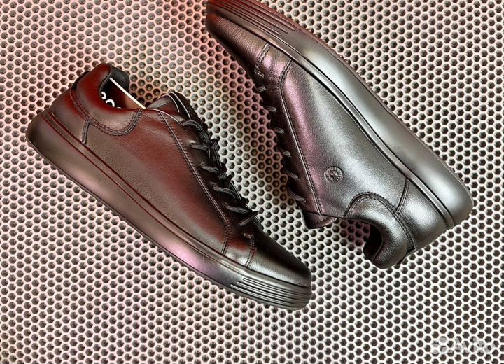 Кроссовки Ecco модные