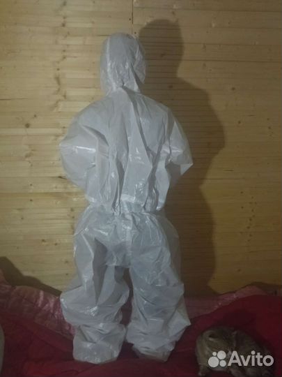 Комбинезон защитный одноразовый